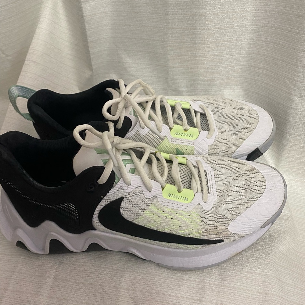 🎆EUC Mens Nike Giannis Immortality 2 Basketball Shoes Size 9.5 Men's🎆